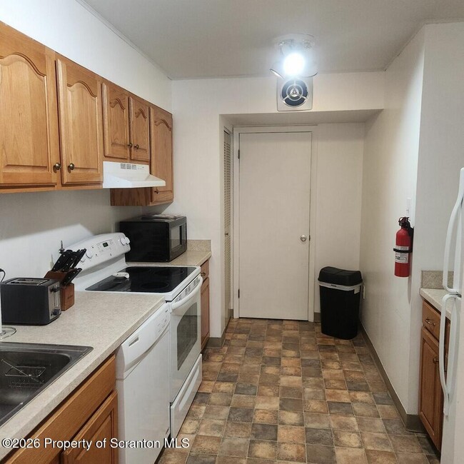 Photo - 220 Linden St