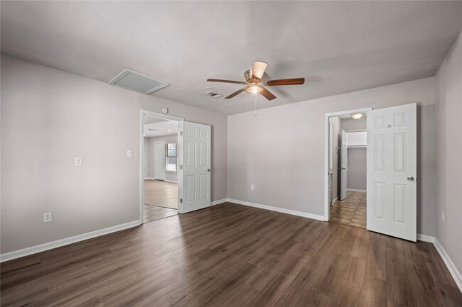 Photo - 6138 Kenilwood Dr