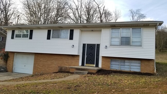 Building Photo - Nice, large home waiting to be called home
