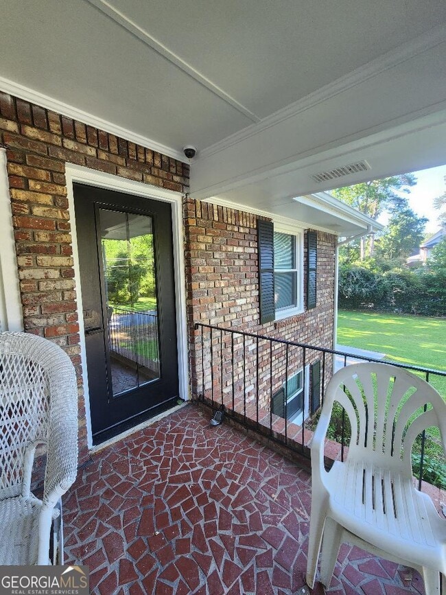 Photo - 302 Kelso Dr SW