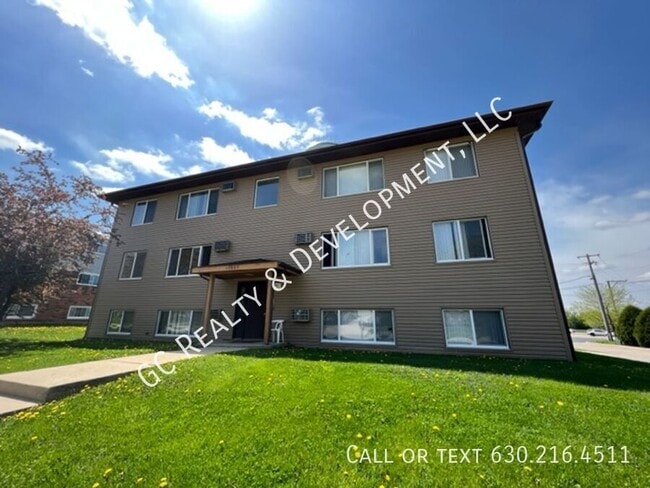 Building Photo - 10403 N Church St Unit 1N Rental
