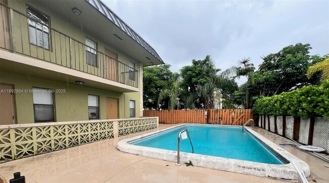 Photo - 116 NE 9th St Unidad 3