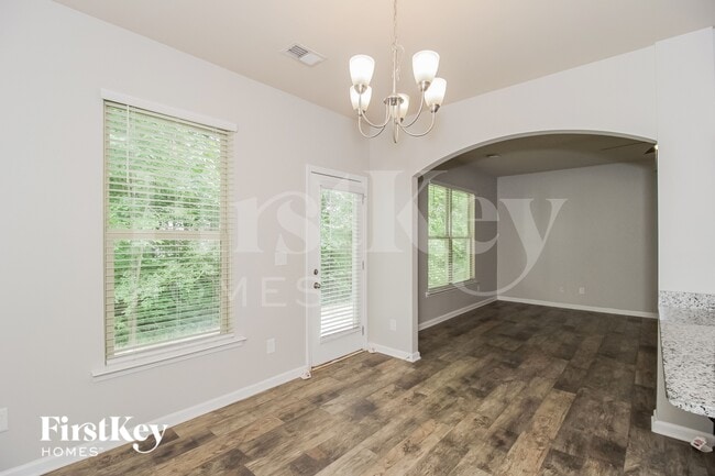 Photo - 153 Southwind Cir