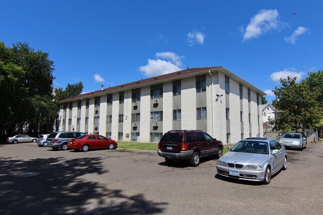 Como Dale Apartments