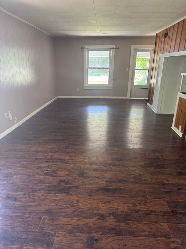 Photo - 409 N Wyandotte Ave