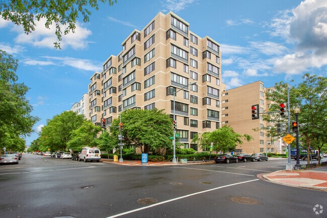 Building Photo - 2030 F St NW Unit 701 Rental