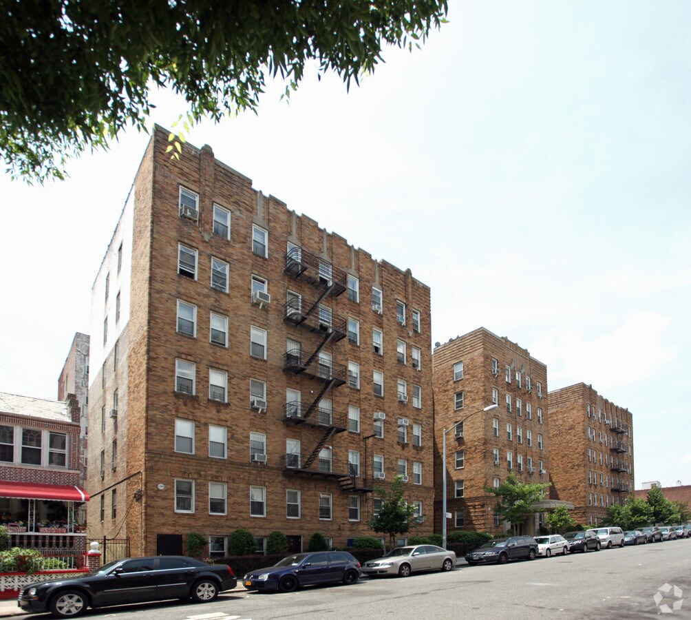 Photo - 888 Montgomery St Apartments