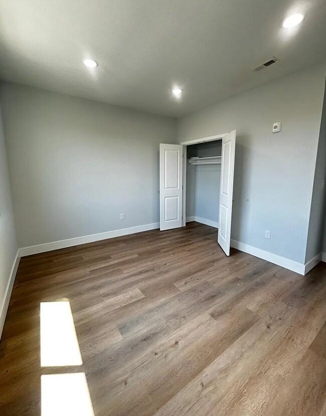 1229 W Hilton St Unit 3