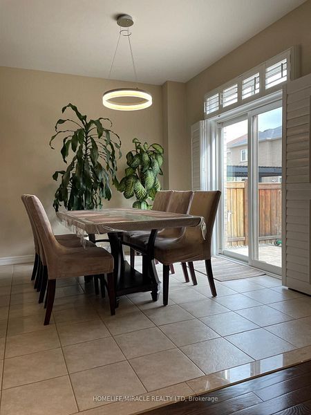 Photo - 7 Campwood Cres