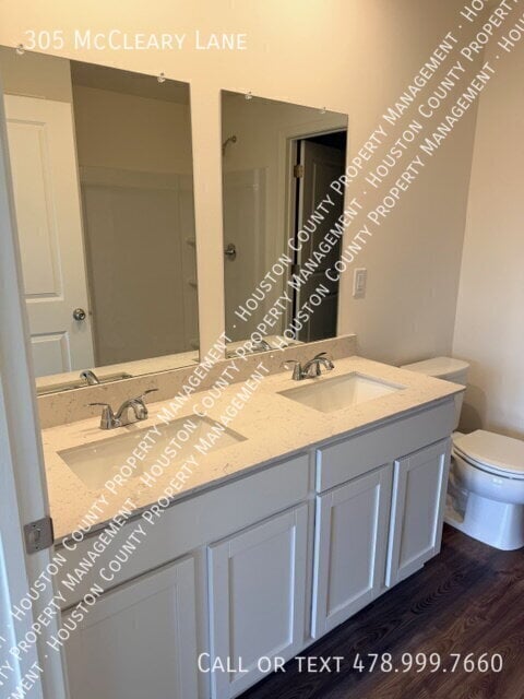 Photo - 305 McCleary Ln