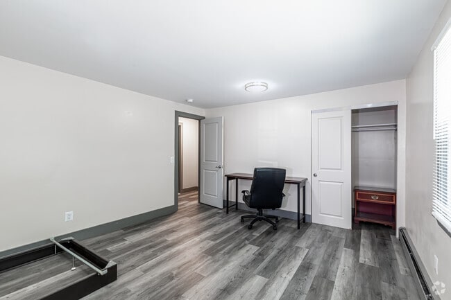 2BR, 2BA - Bedroom