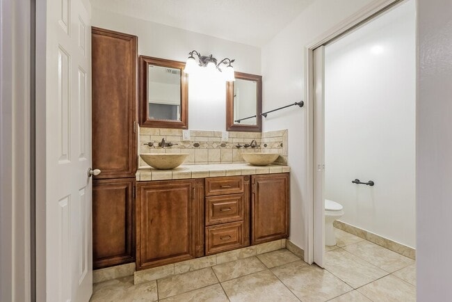 Building Photo - 18718 Timber Trce Dr