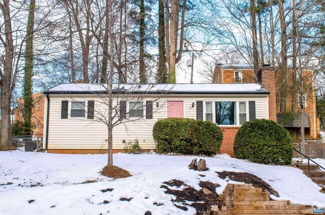 Building Photo - 707 Rockcreek Rd Rental