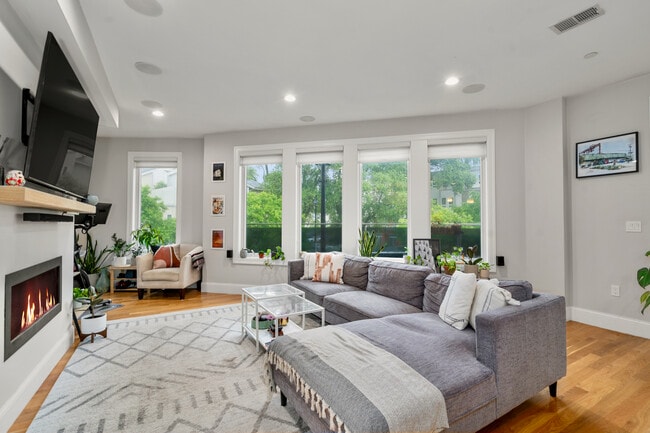 Photo - 275 Old Colony Ave Unit 2