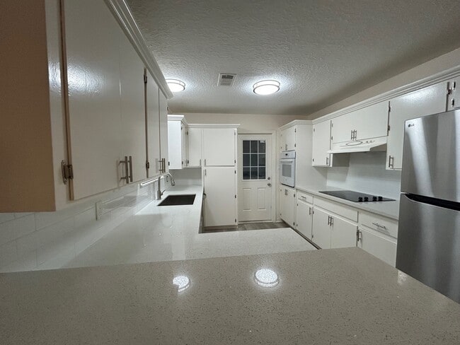 Photo - 3210 Valley Brook Dr