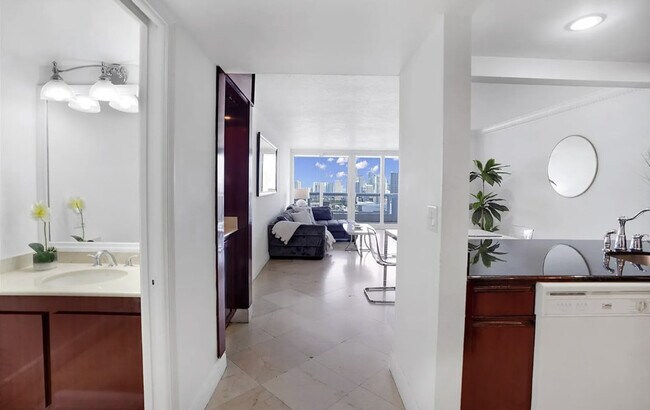 Photo - 1717 N Bayshore Dr Unidad ID1054120P