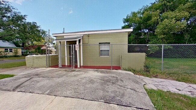 Photo - 1049 Pippin St Unit B