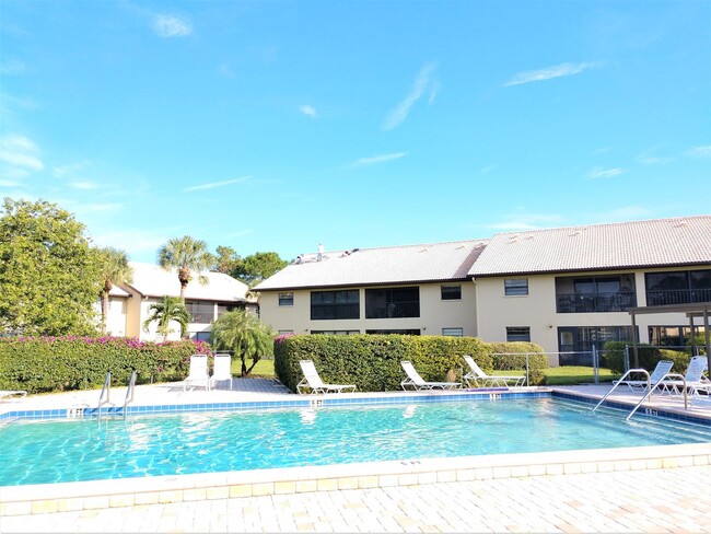 Photo - Seasonal Short-Term 2-Bedroom 2-Bath 2nd Floor Condo Located at Mission Lakes! Unidad B