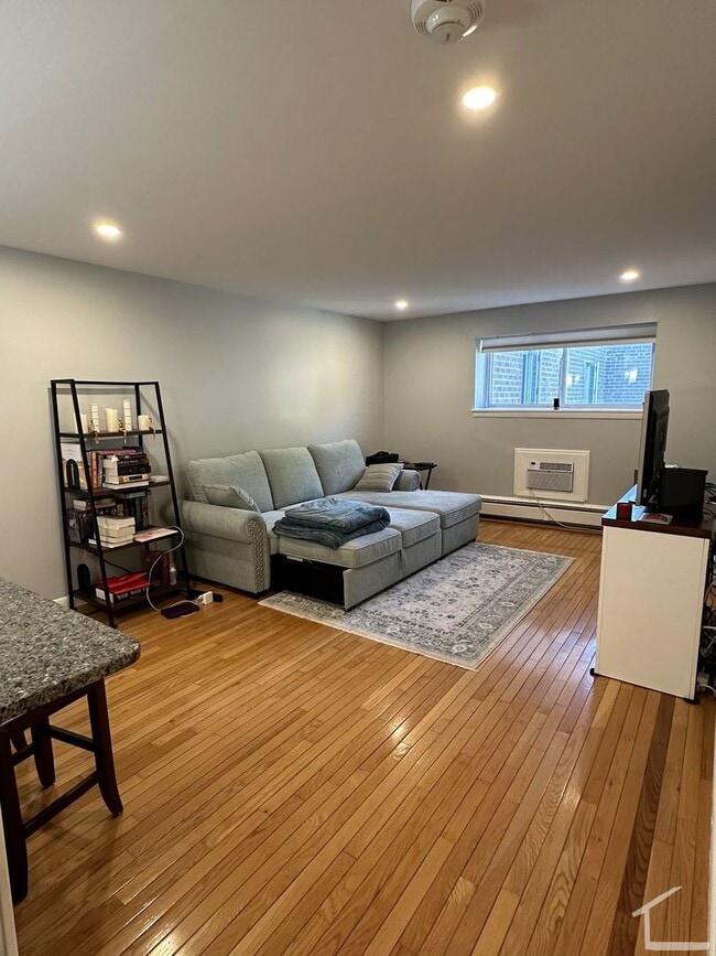 121 Tremont St