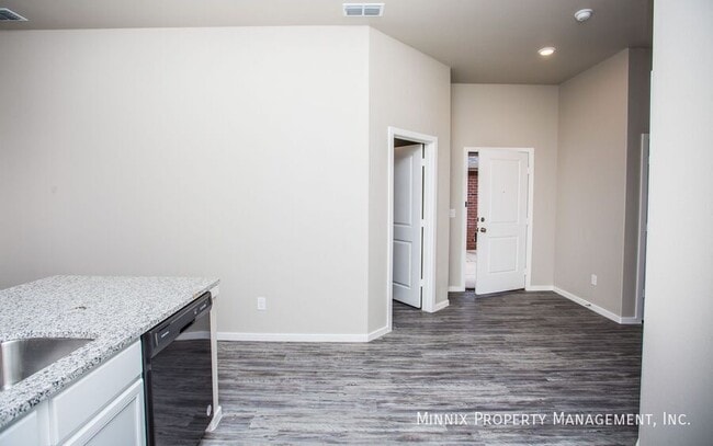 2110 N. Ave. L-B
