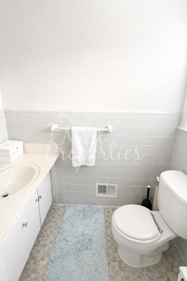 Photo - 1458 Ilex St