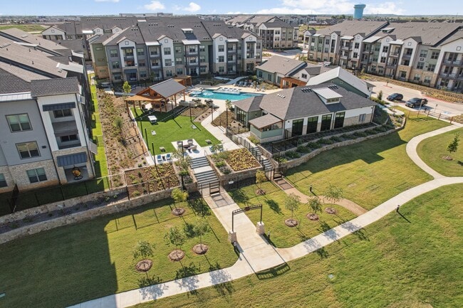 Building Photo - Trailhead at Chisholm Trail Ranch Rental