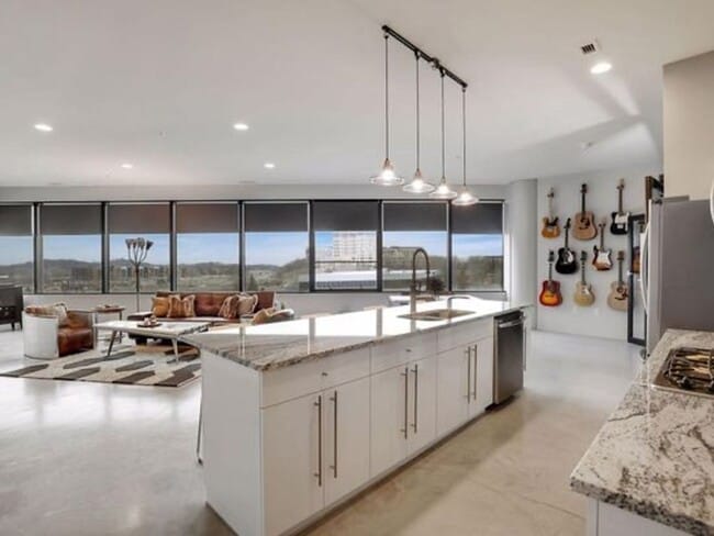 Building Photo - Contract For Deed - Cloud 9 Sky Flat Condo Unit 608