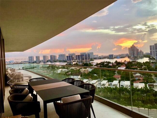 Photo - 18975 Collins Ave Unit 1005