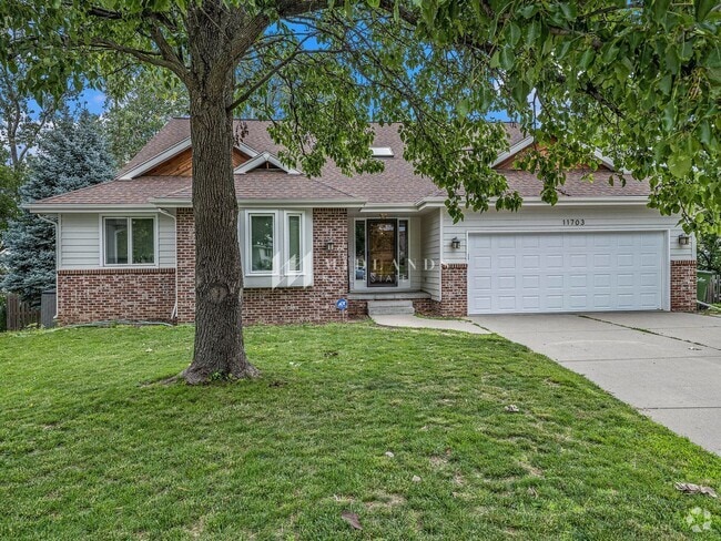 Building Photo - Castle Ridge 5 Bedroom Ranch Rental