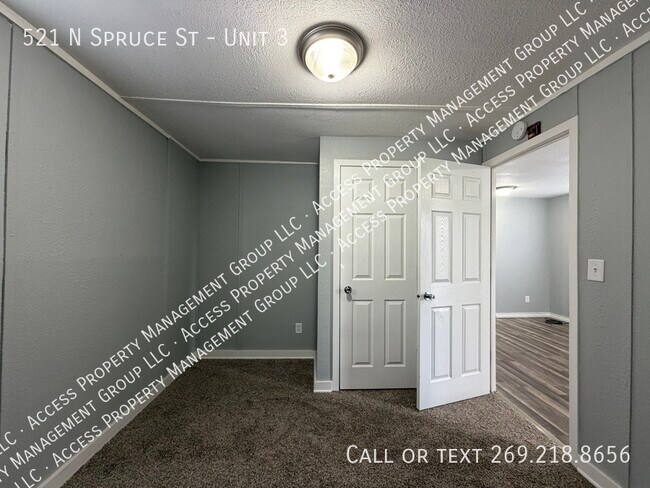 Photo - 521 Spruce St Unit 3