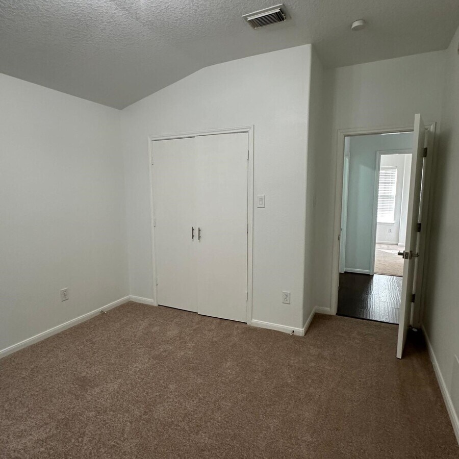 Photo - 1403 High Thicket Ct