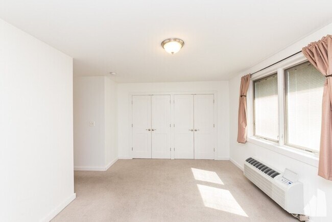 Photo - Beautiful 1B 1B in Gold Coast with a dishw... Unit 309EH