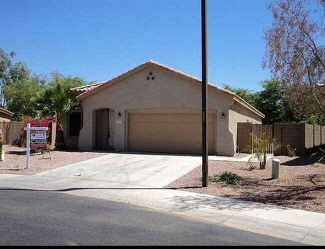 Building Photo - 2703 W Allens Peak Dr