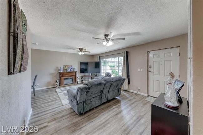 Photo - 861 E Hacienda Ave