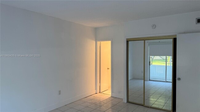 Photo - 2950 NE 201st Terrace Unidad E102