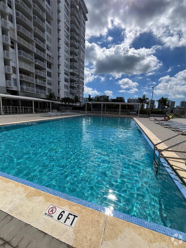 Building Photo - 18061 Biscayne Blvd Unit 1702-2 Rental