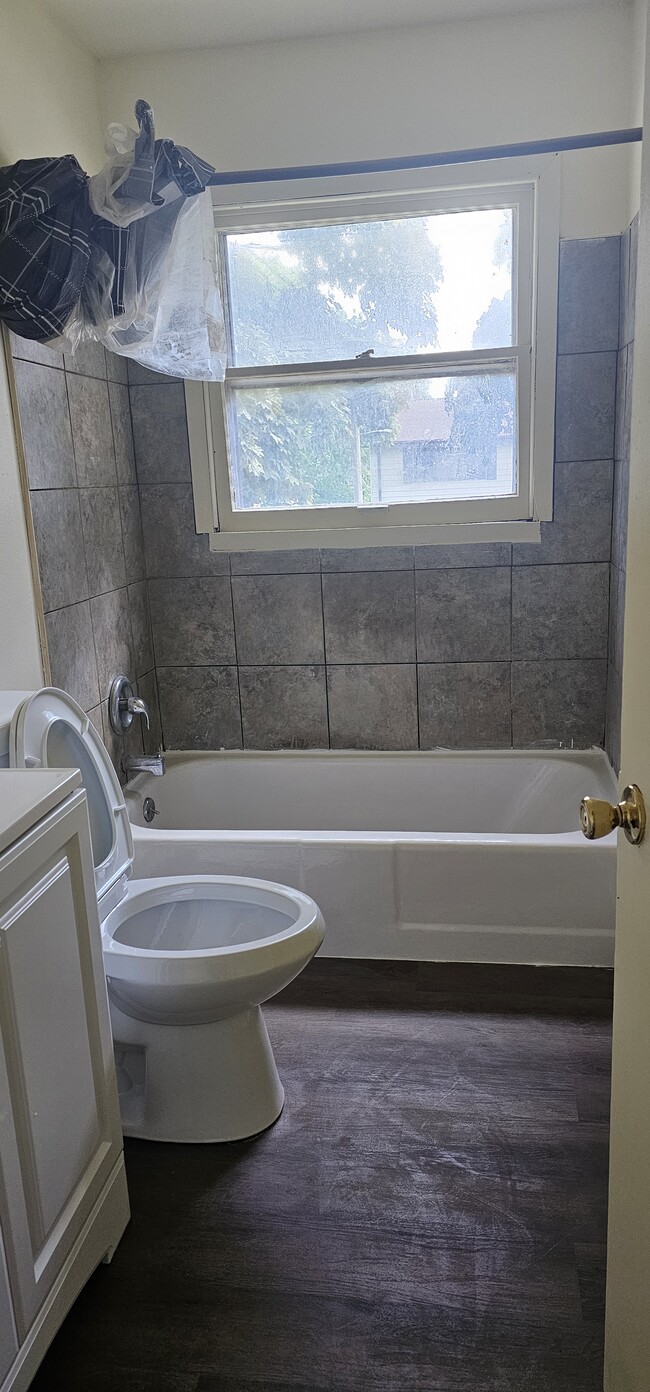 Photo - 7005 N Teutonia Ave Unit 7005 N Teutonia Ave