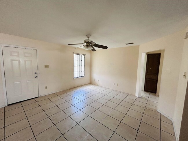 Photo - 3101 Barrios St Unit 3