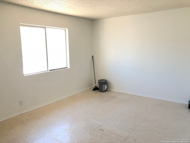 11127 Belair Dr