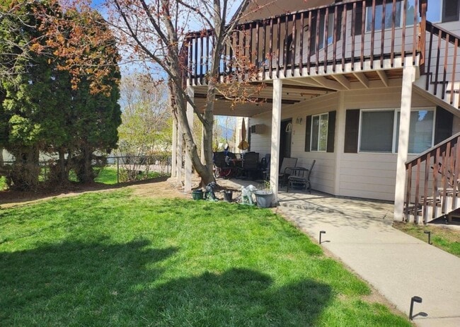 Building Photo - 6787 Badger St