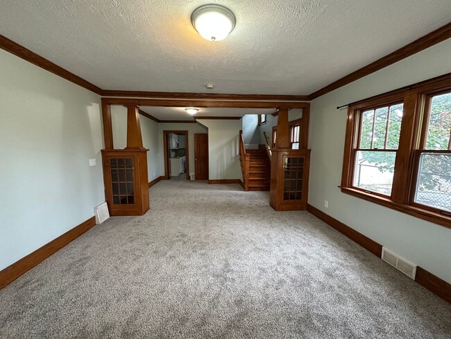 Photo - Move in Special - $500 off November rent -...