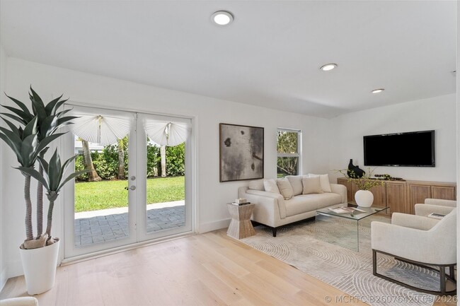 Photo - 4461 NE 19th Ave