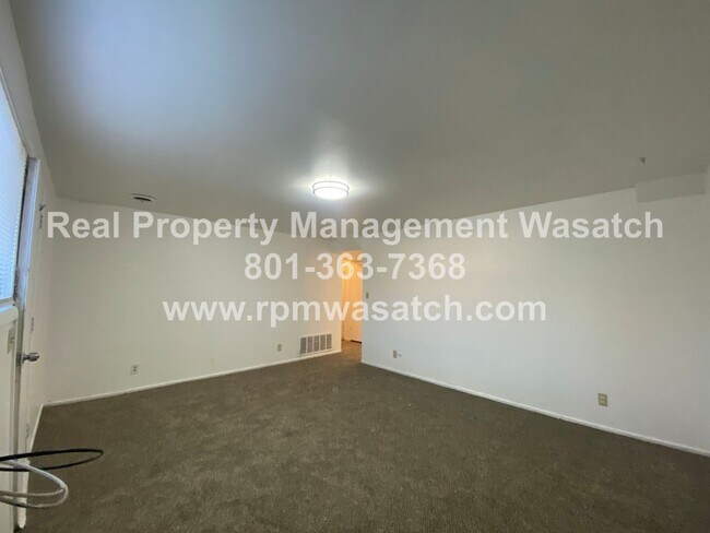 Photo - 448 Penney Ave S Unidad # C