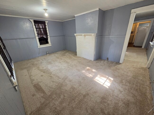 Building Photo - 1170 W 21st St