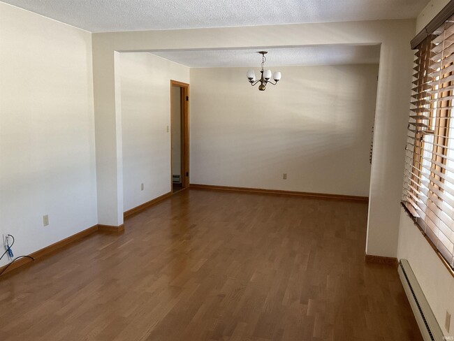 Photo - 16907 Indianapolis Rd