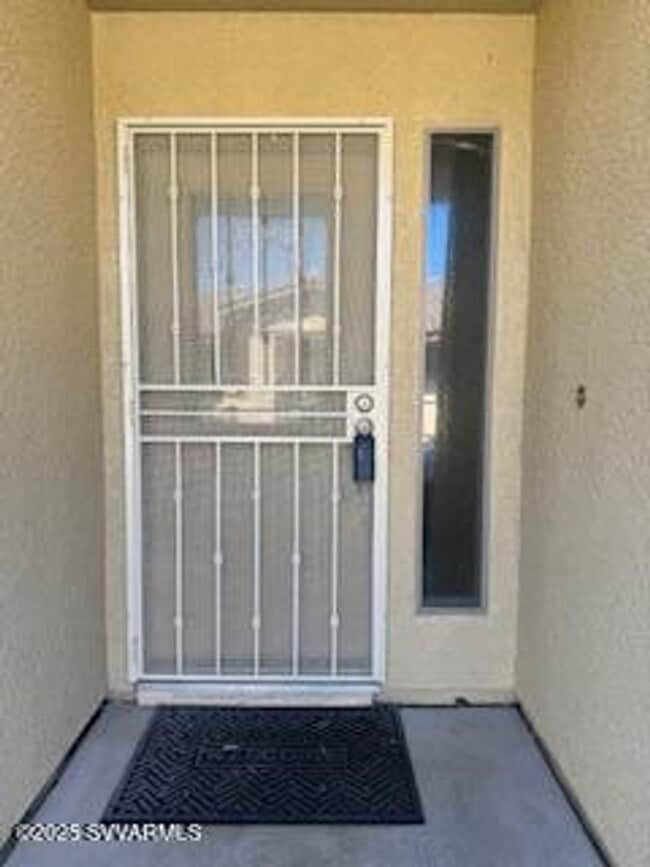Photo - 2 Bedroom 2 Bath in Skyline Estates Contact Property Pros Property Management