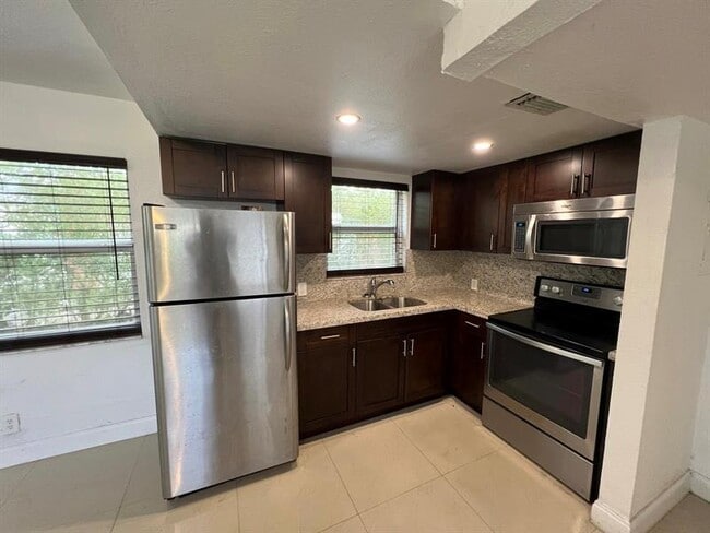 Photo - 1275 SW 36th Ave Unit A