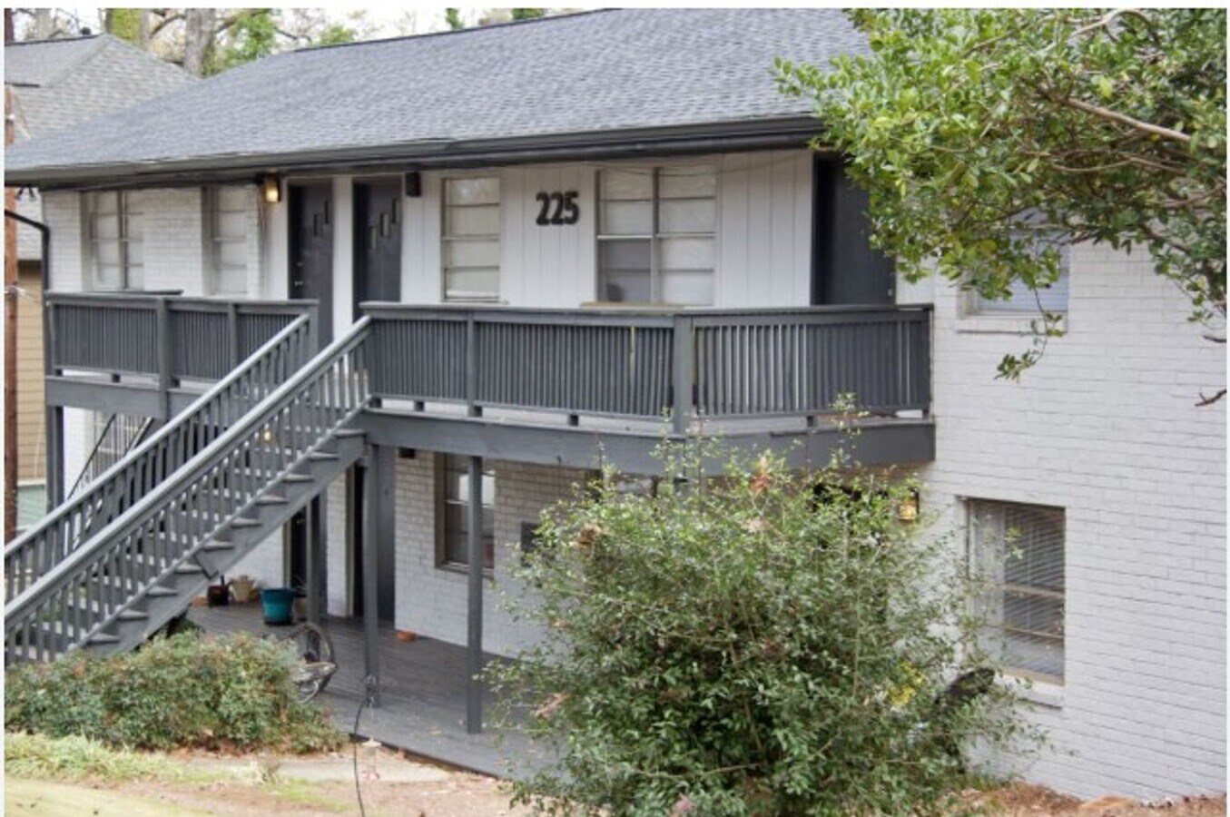 225-Hillcrest - 225-Hillcrest Apartments