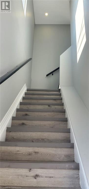 Photo - 262 Ottawa St N Unité 1