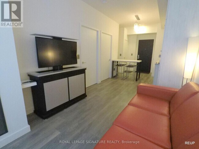 Photo - 8 Eglinton Ave E Unité 2402